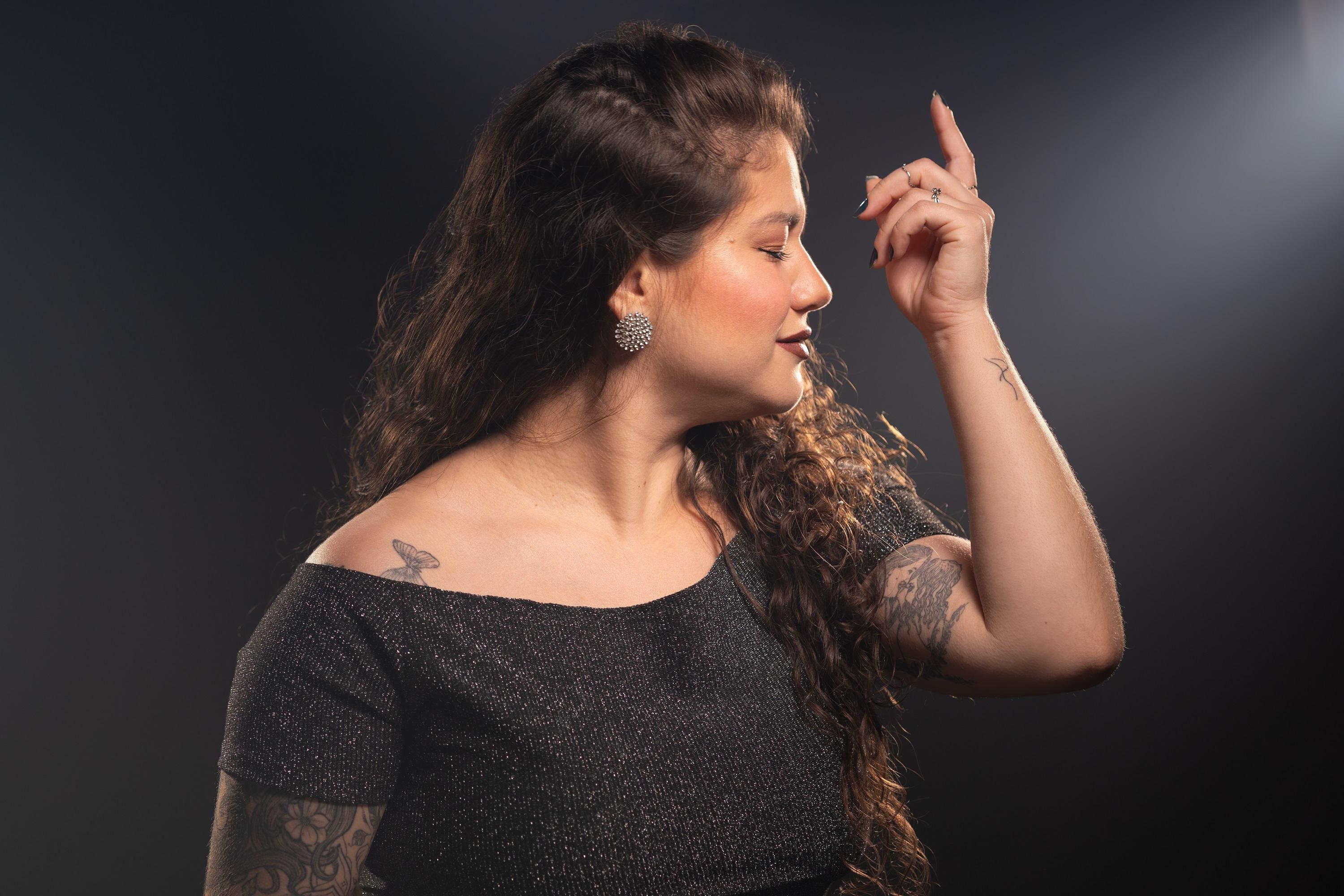 Nesta sexta-feira, dia 27, a cantora Aretha Lima sobe ao palco do Espa&ccedil;o 373 para celebrar a trajet&oacute;ria de uma grande representante da m&uacute;sica popular brasileira: Maria Rita