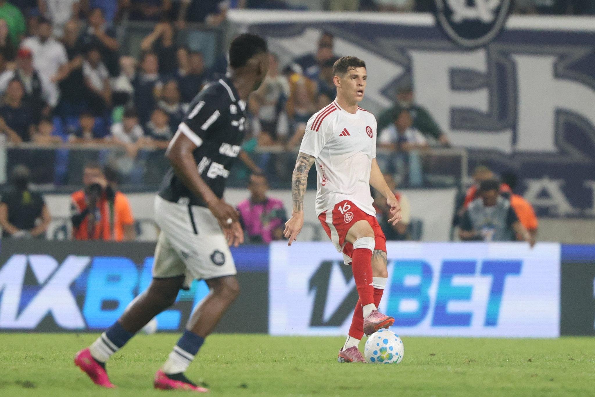 Ronaldo tem boas chances de retornar ao time titular contra o Gr&ecirc;mio