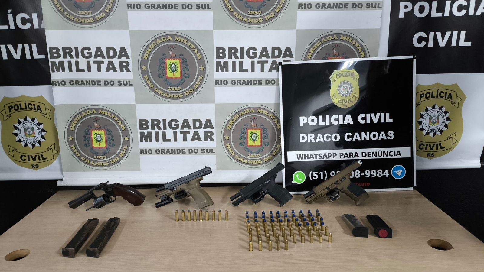 Pol&iacute;cia Civil e Brigada Militar apreenderam armas, muni&ccedil;&otilde;es e pentes estendidos