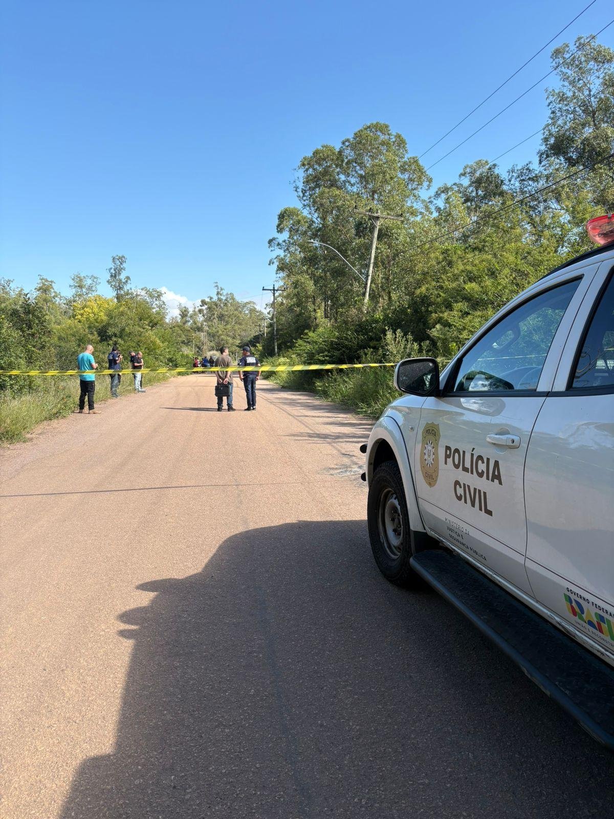 Corpos de irm&atilde;os foram encontrados em estrada de terra em Alvorada