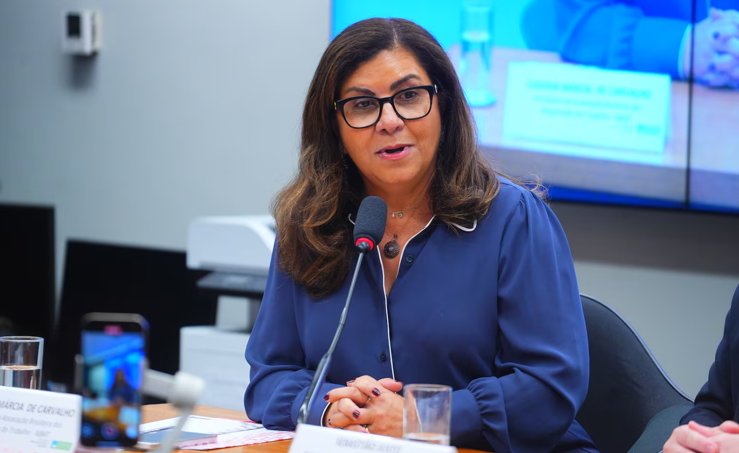 Em sess&atilde;o do Supremo, que julga supersal&aacute;rios no funcionalismo, advogados fizeram uma defesa enf&aacute;tica de holerites que ultrapassam o teto constitucional, sobretudo no Judici&aacute;rio