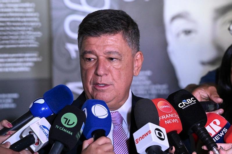 Comunicado abre prazo para a corrida entre oposi&ccedil;&atilde;o e governo sobre o acesso &agrave;s informa&ccedil;&otilde;es