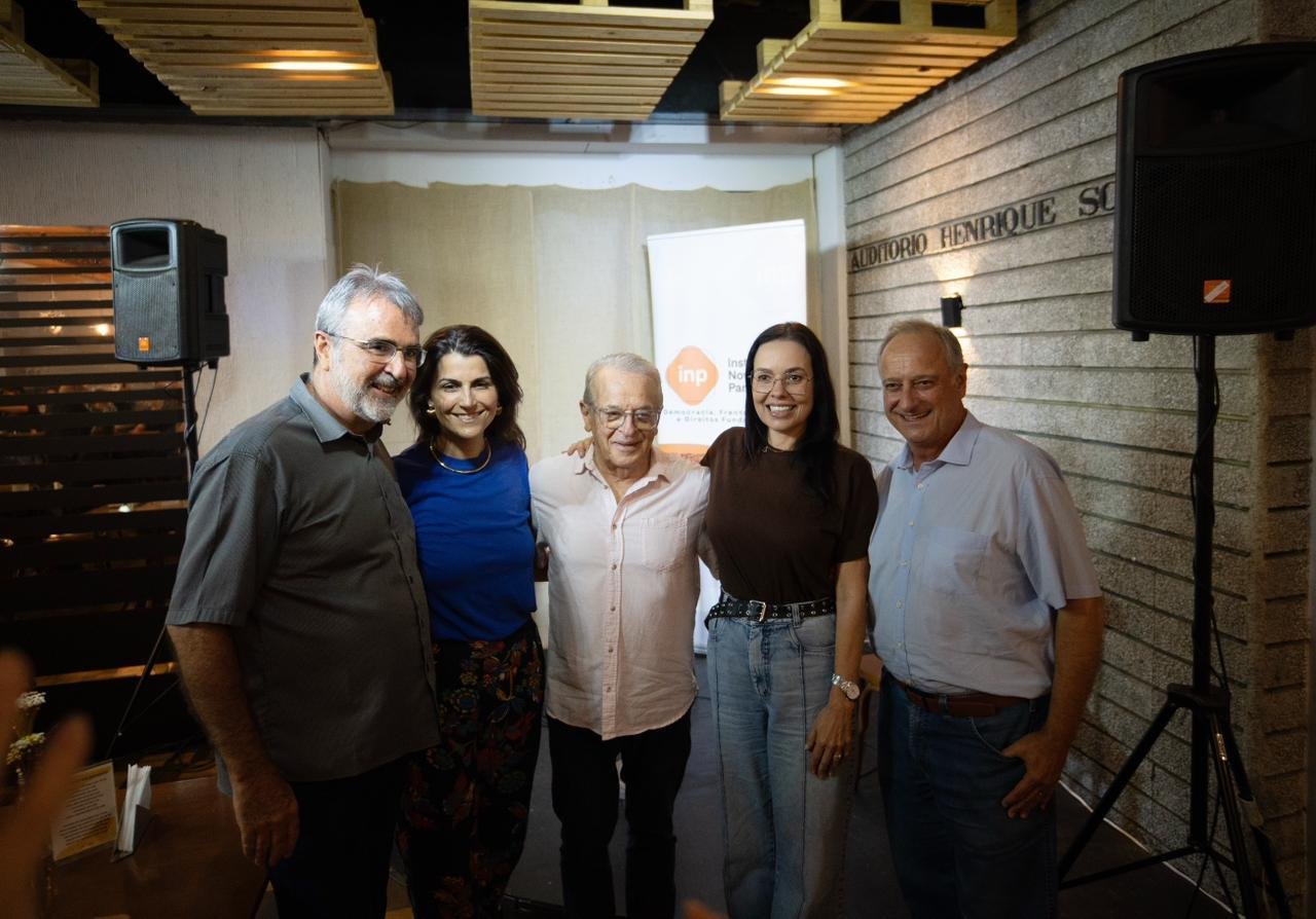 Juliana com Tarso, Manuela d'&Aacute;vila, Henrique Fontana e Vieira da Cunha no evento