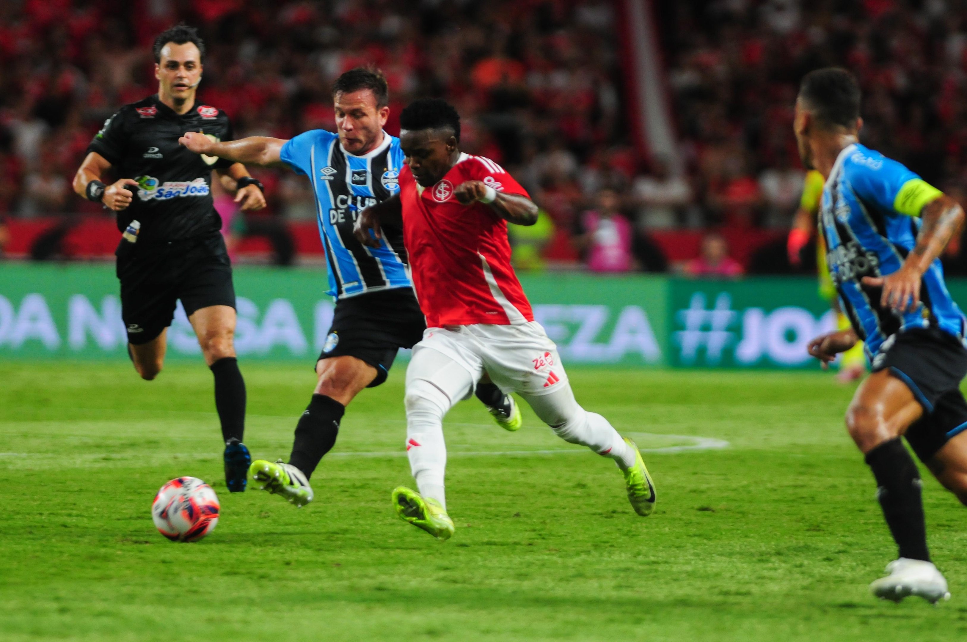 Gr&ecirc;mio e Inter voltam a medir for&ccedil;as em um cl&aacute;ssico neste domingo