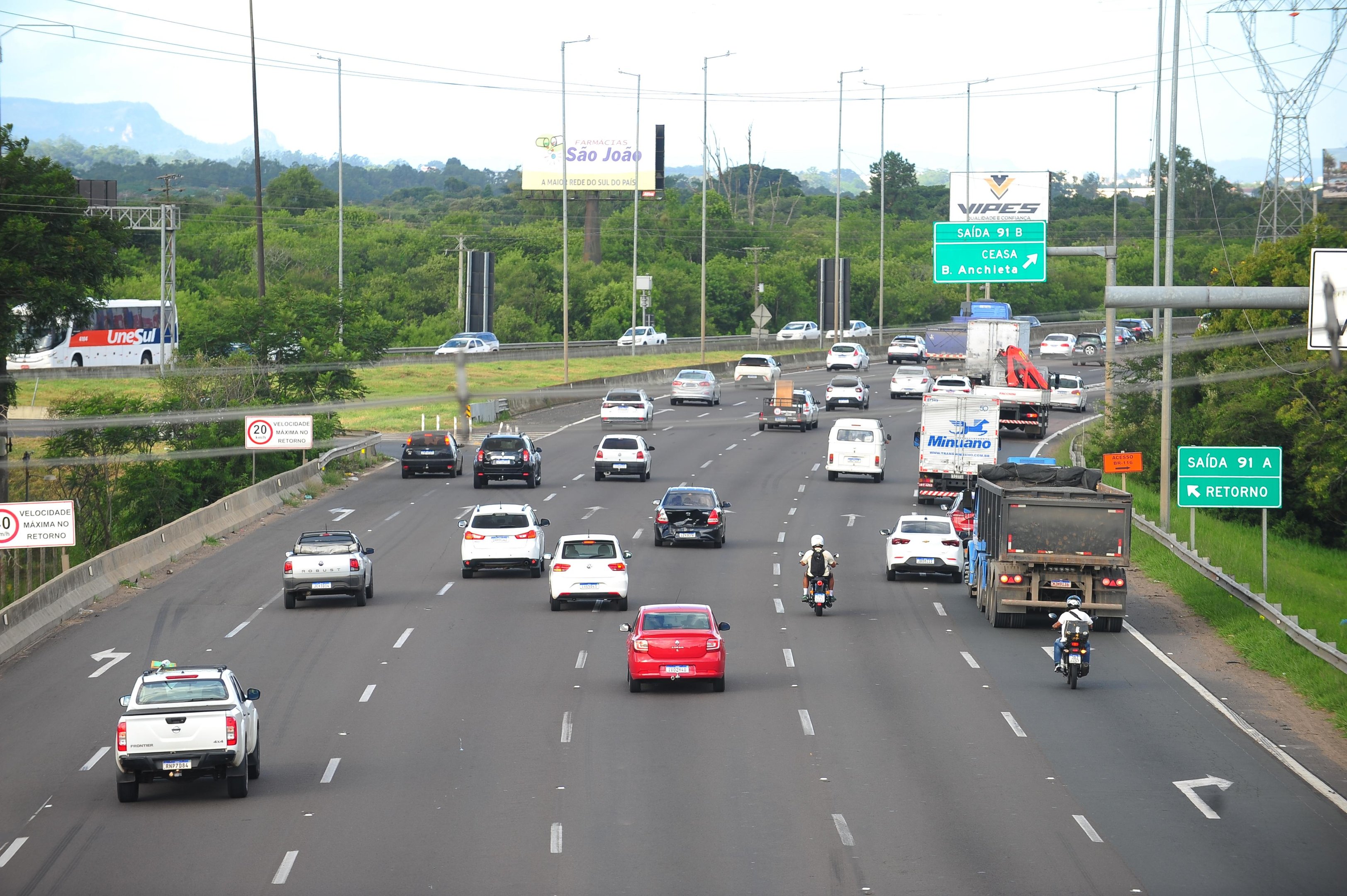 Freeway &eacute; a principal estrada em dire&ccedil;&atilde;o ao Litoral Norte