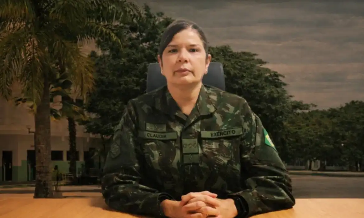 Coronel-m&eacute;dica pernambucana Claudia Lima Gusm&atilde;o Cacho foi indicada pela institui&ccedil;&atilde;o para o posto de general-de-brigada