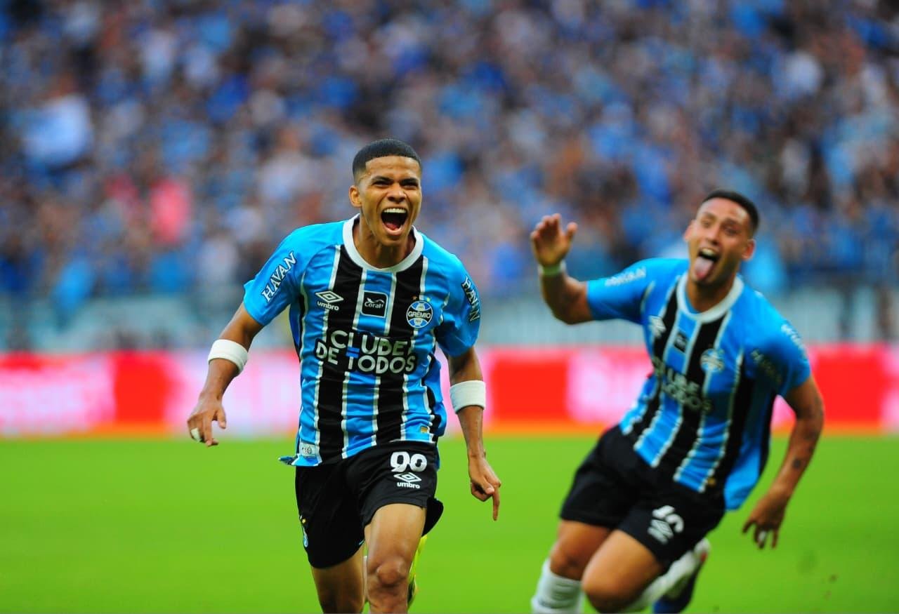Enamorado abriu o placar com um belo gol na Arena