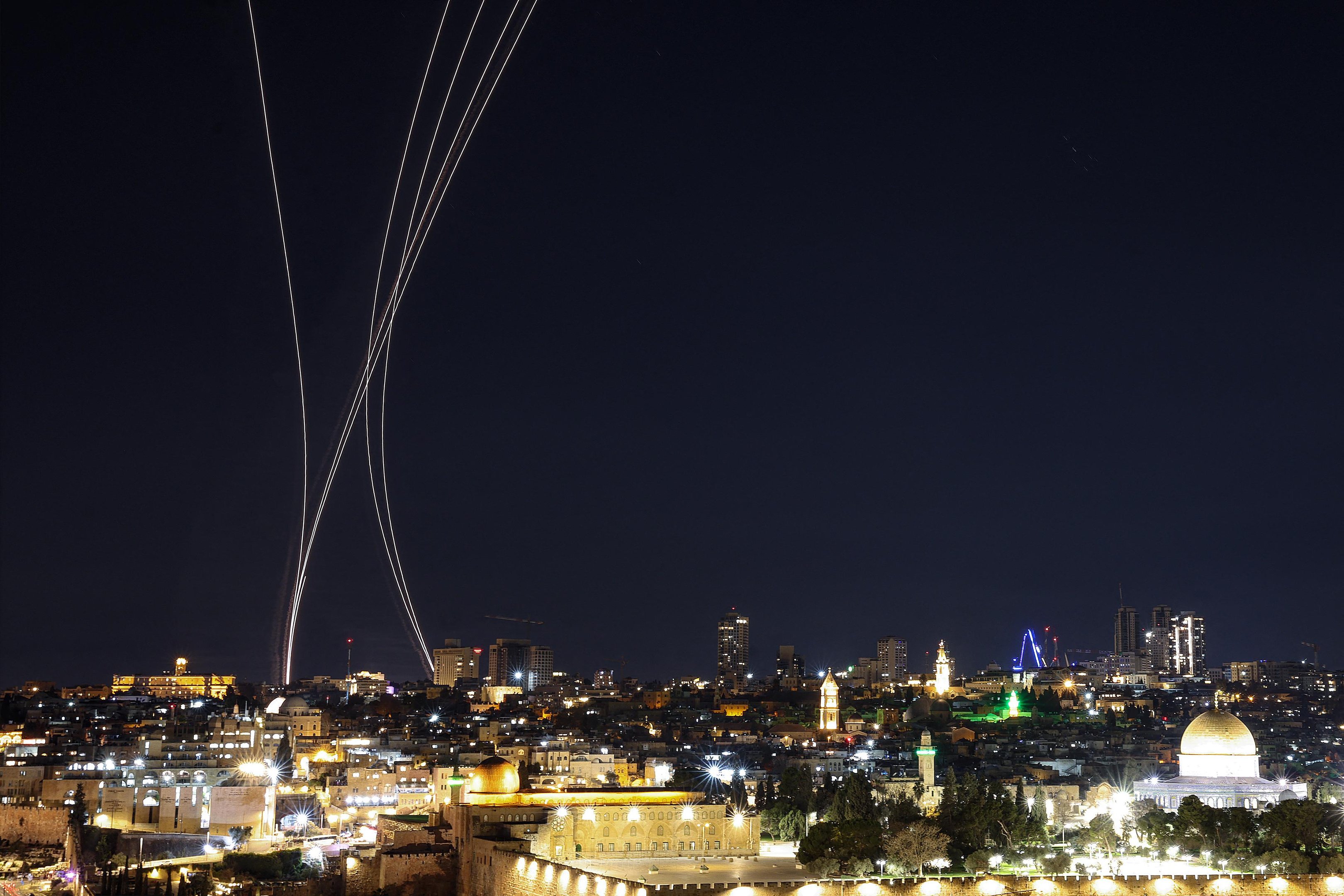 Guarda Revolucion&aacute;ria do Ir&atilde; anunciou a 10&ordf; onda de ataques contra alvos estrat&eacute;gicos em Israel