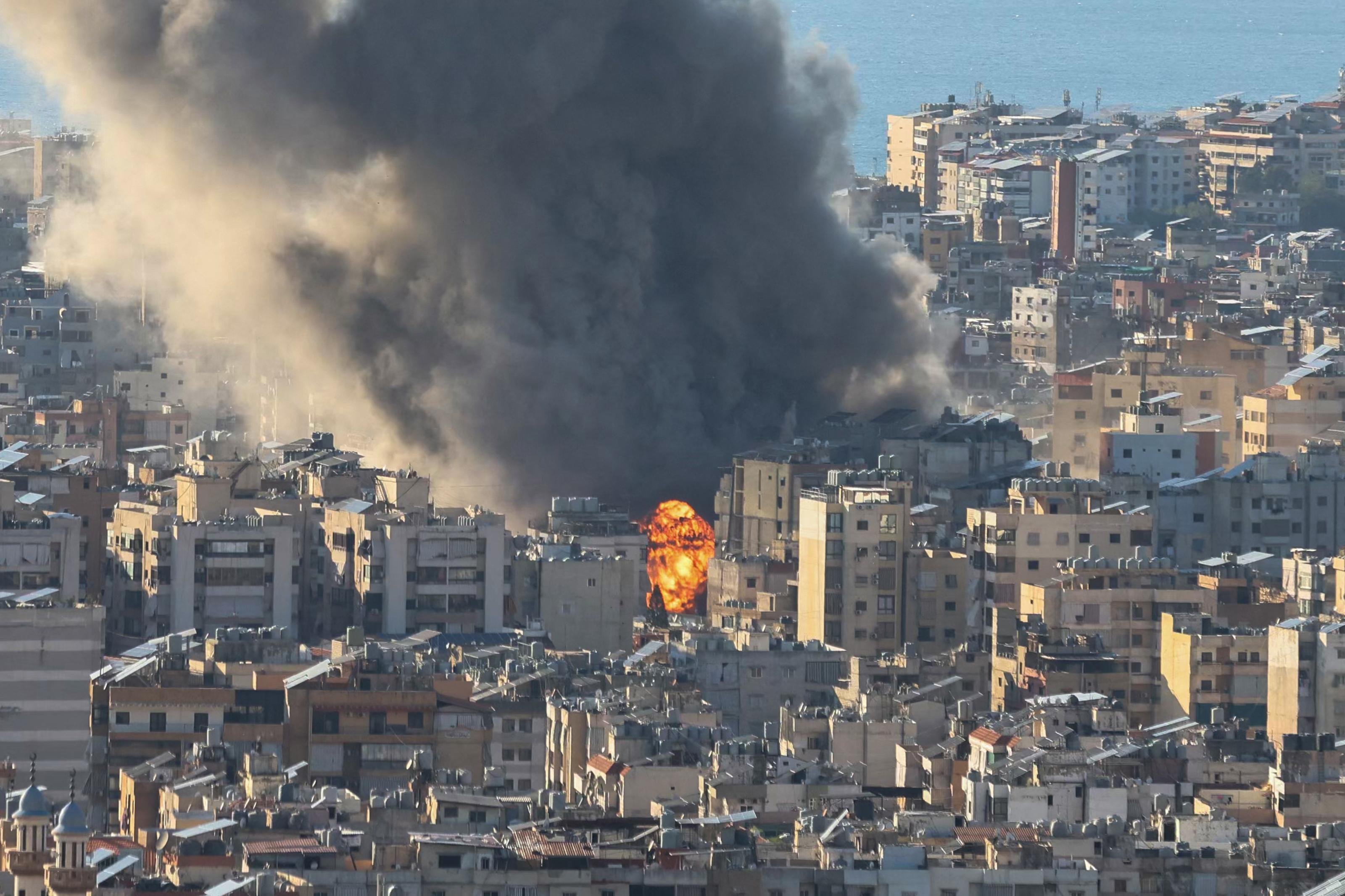 Ex&eacute;rcito israelense afirmou que os bombardeios contra o Hezbollah podem durar "muitos" dias.