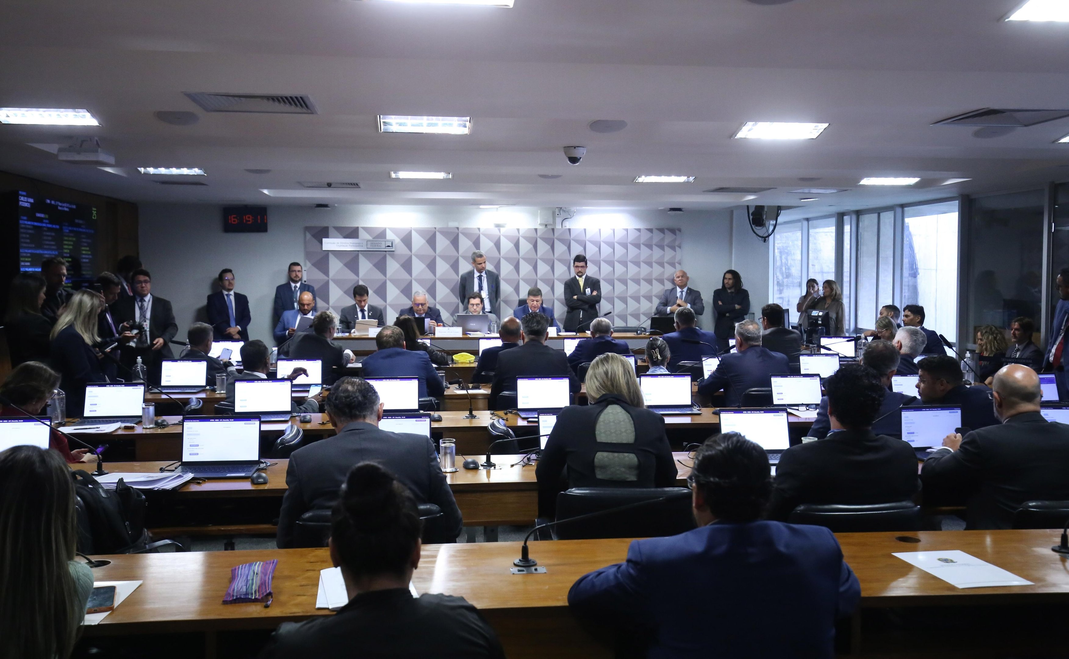 CPMI do INSS tem gerado tens&atilde;o entre governistas e oposi&ccedil;&atilde;o