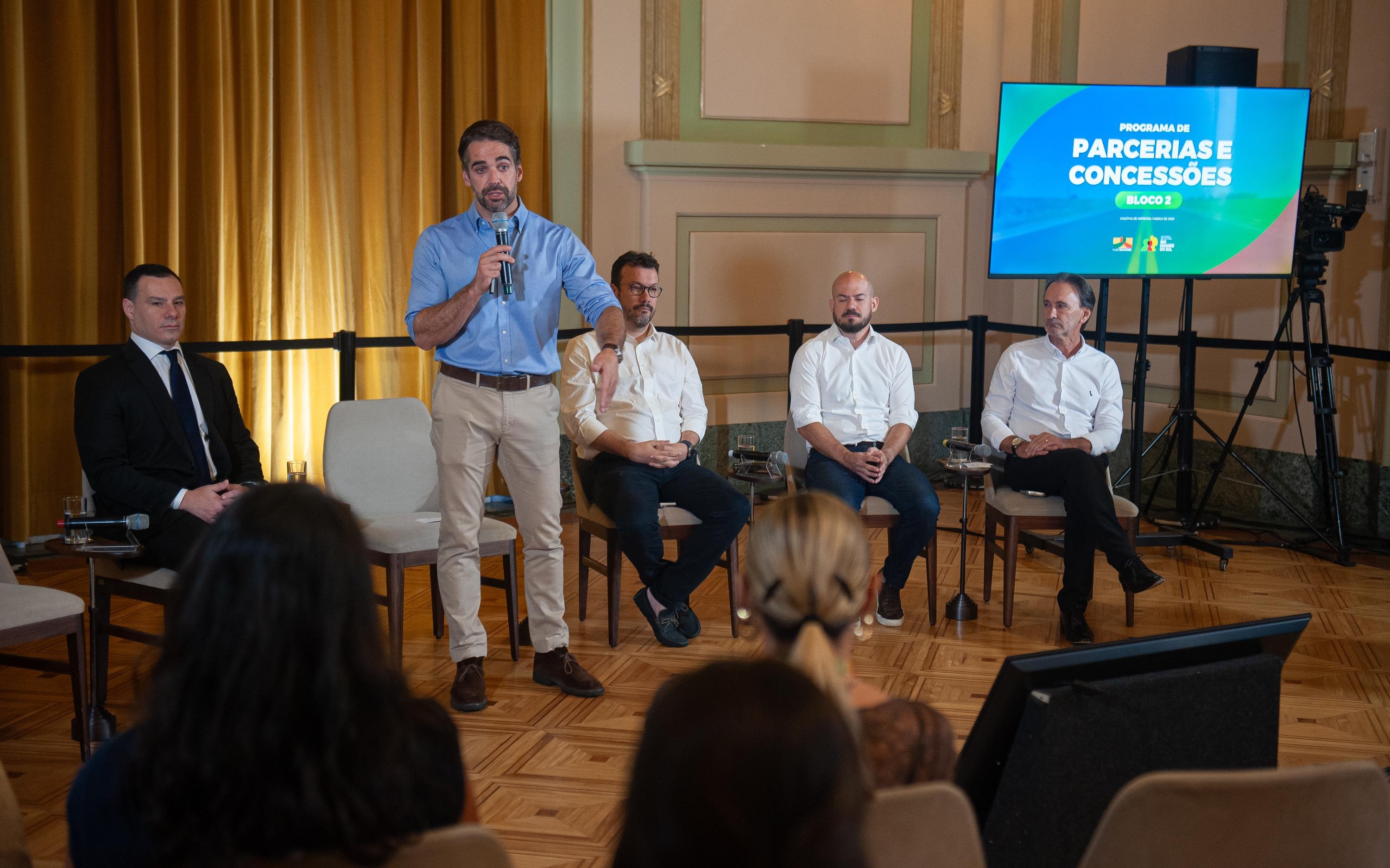 As informa&ccedil;&otilde;es foram divulgadas em coletiva de imprensa no Pal&aacute;cio Piratini, com a presen&ccedil;a de Leite e de secret&aacute;rios