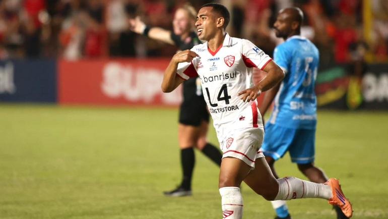 S&atilde;o Luiz largou na frente na decis&atilde;o do Trof&eacute;u Farroupilha