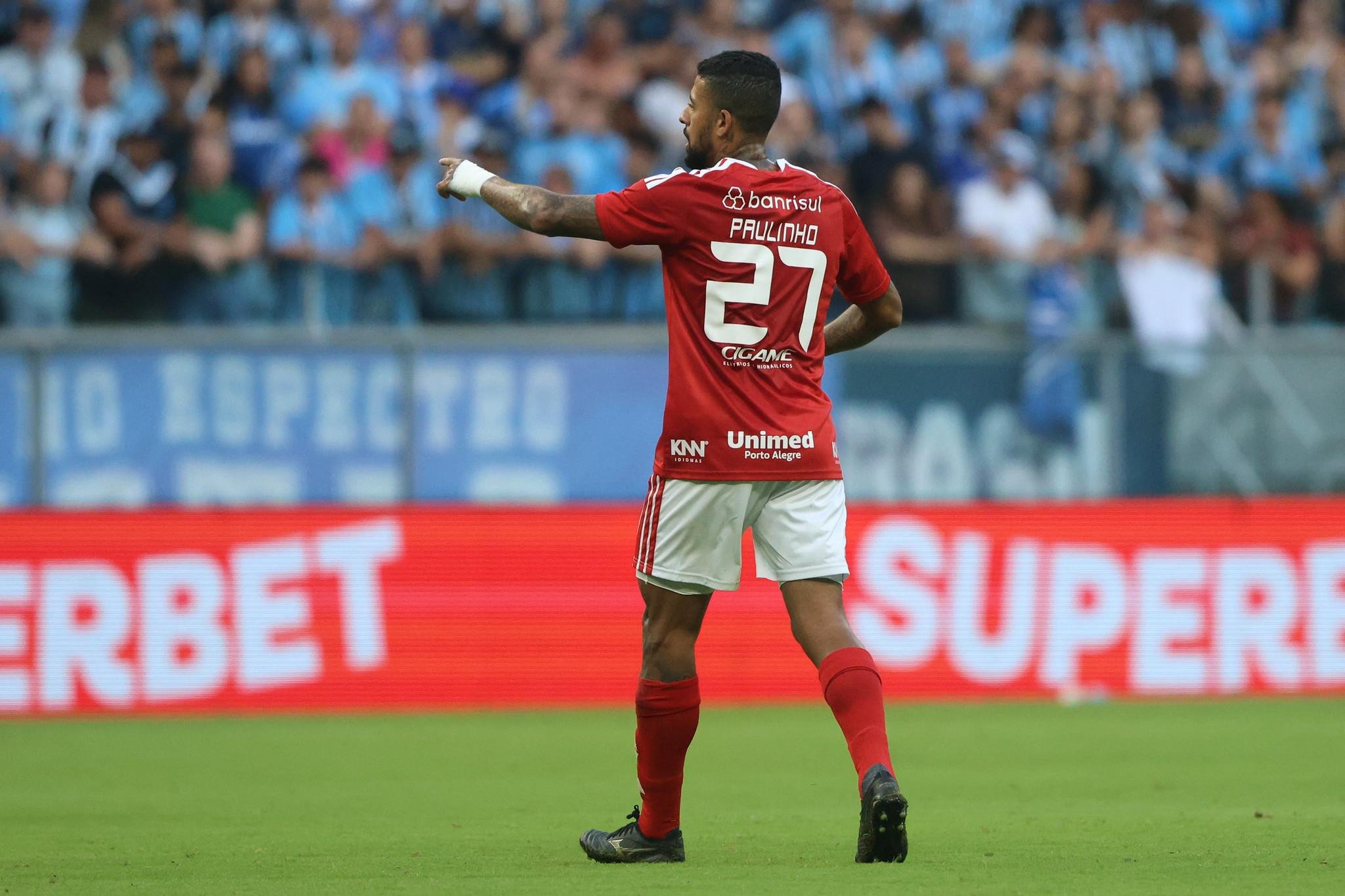 Paulinho Paula chegou neste ano, mas j&aacute; virou titular de Paulo Pezzolano