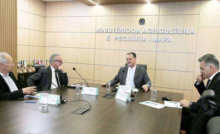 F&aacute;varo destacou que o Minist&eacute;rio da Agricultura vem sendo "implac&aacute;vel" no combate a fraudes de qualidade do cereal