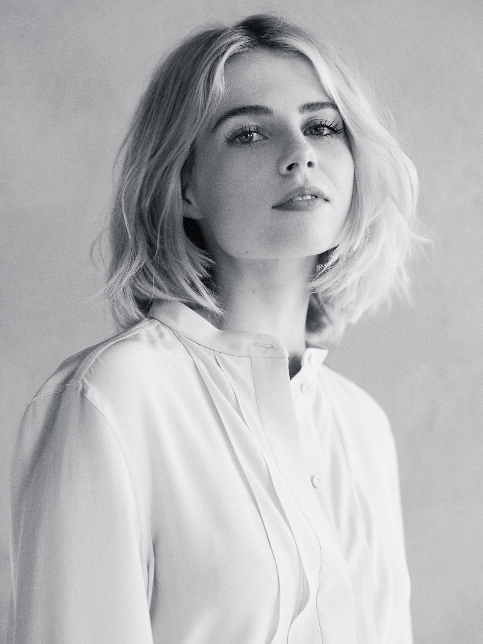 Atriz Lucy Boynton vai participar da segunda temporada de 'O Cavaleiro dos Sete Reinos'