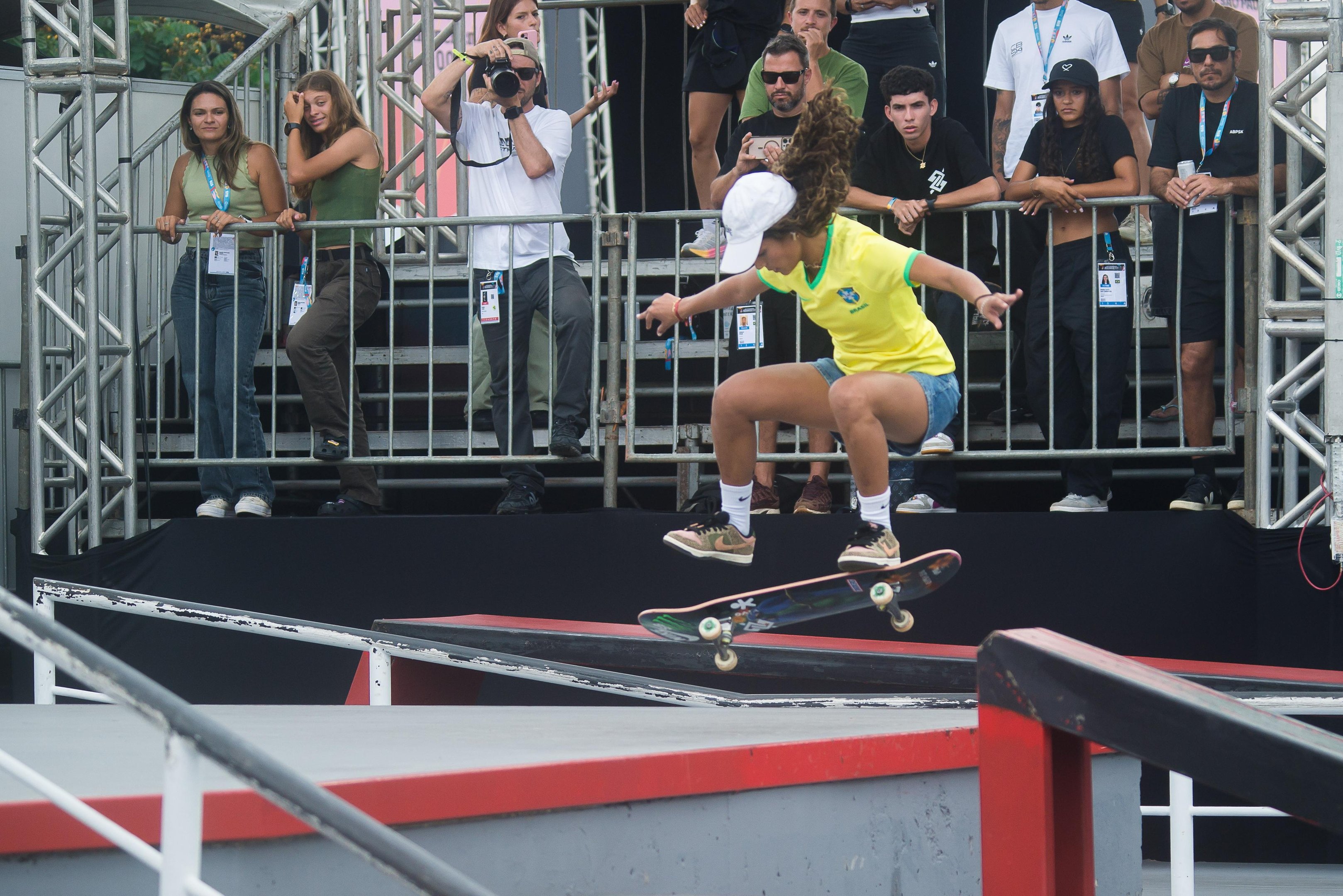 Ap&oacute;s final dram&aacute;tica, Rayssa Leal fica fora do p&oacute;dio no Mundial de Skate Street