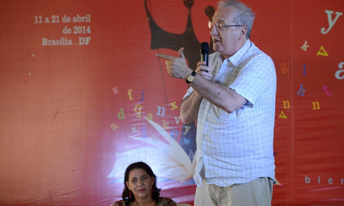 Ex-ministro foi retido quando seguia para a Guatemala