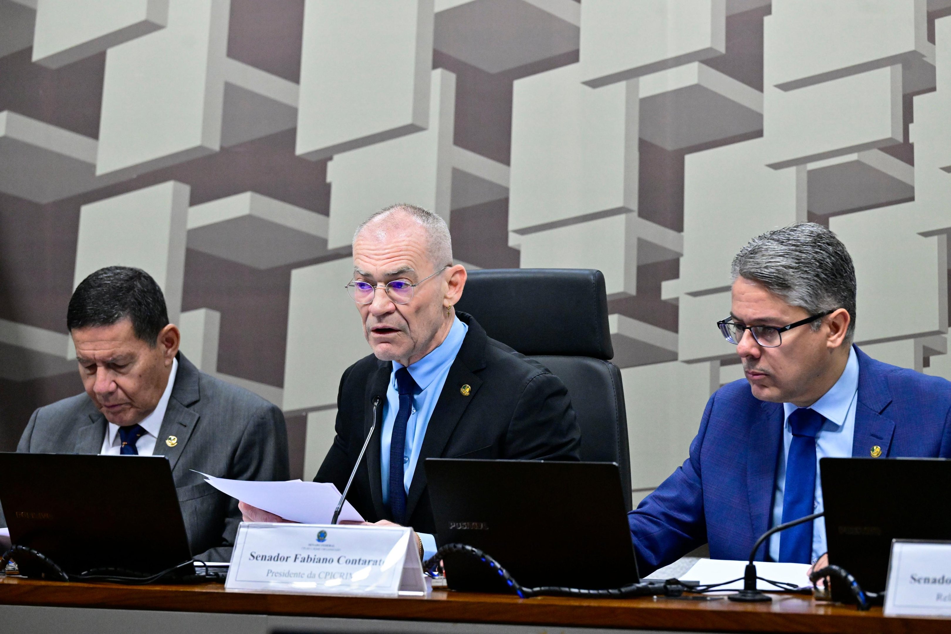 CPI aprovou, em bloco, as quebras dos sigilos banc&aacute;rio, fiscal, telef&ocirc;nico e telem&aacute;tico de Zettel