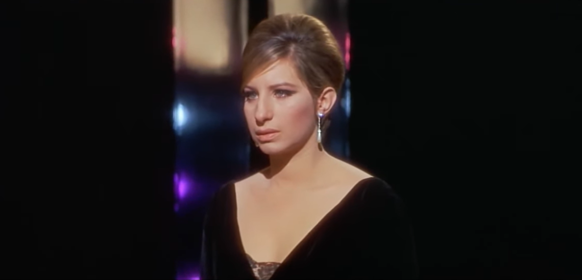 Artista performando &ldquo;My Man&rdquo;, em "Funny Girl"