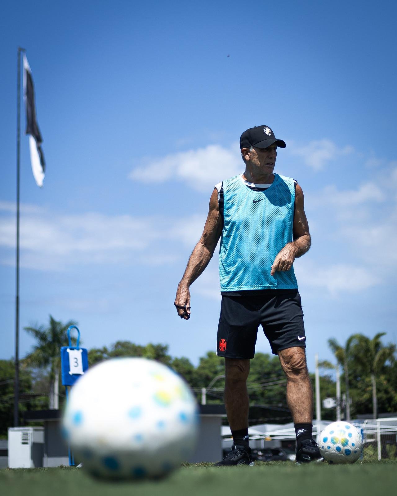 Renato reestreia pelo Vasco contra o Palmeiras