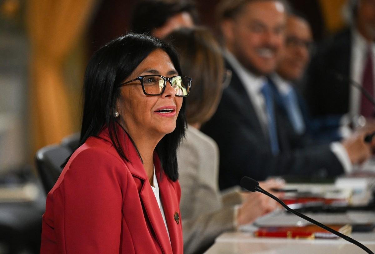 Pressionados pelos EUA,&nbsp;Rodr&iacute;guez e Gustavo Petro conversariam amanh&atilde;&nbsp;sobre o crescimento do narcotr&aacute;fico, a compra de g&aacute;s venezuelano e outros temas de coopera&ccedil;&atilde;o