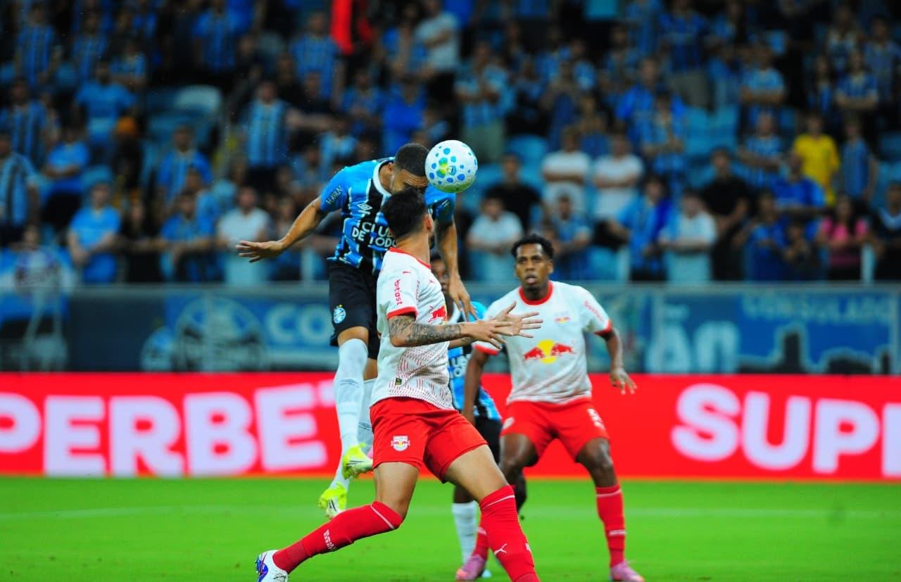 Carlos Vin&iacute;cius &eacute; expectativa de gols