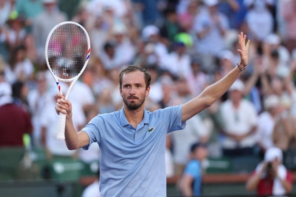 Daniil Medvedev est&aacute; na final em Indian Wells