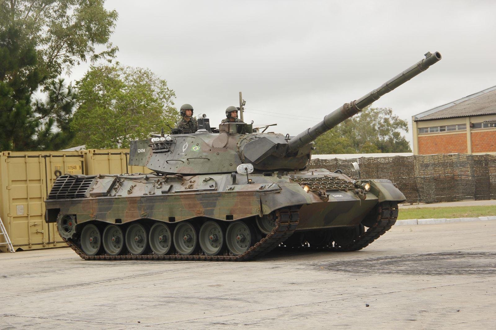 Dois ve&iacute;culos blindados Leopard 1A5 foram revitalizados no Parque Regional de Manuten&ccedil;&atilde;o da 3&ordf; Regi&atilde;o Militar e ficar&atilde;o &agrave; disposi&ccedil;&atilde;o em Santa Maria