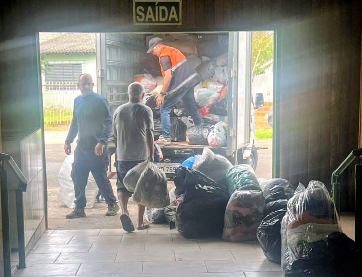 As doa&ccedil;&otilde;es se juntaram as demais arrecada&ccedil;&otilde;es feitas na Regi&atilde;o Metropolitana e ser&atilde;o enviadas nesta segunda-feira