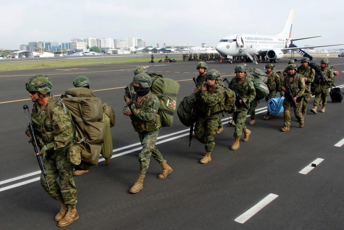 For&ccedil;as militares equatorianas em ofensiva contra o narcotr&aacute;fico
