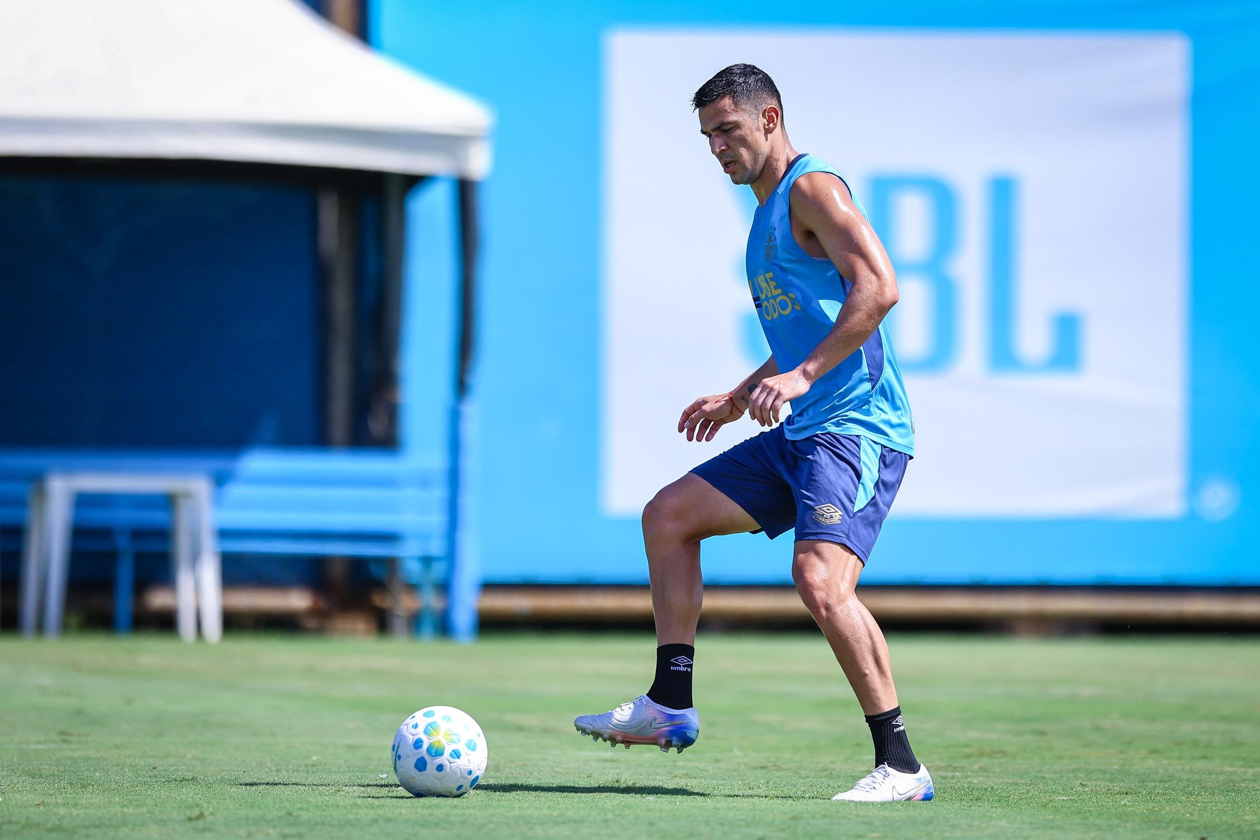 Balbuena ser&aacute; o substituto de Gustavo Martins na defesa