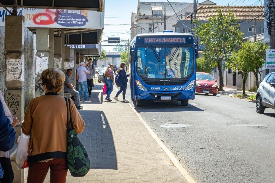 Nesta segunda-feira, o Coleo informou que hor&aacute;rios, linhas e itiner&aacute;rios permanecem mantidos ao longo da semana