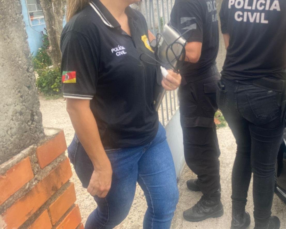 Notebook foi apreendido na casa de Milena Ruppenthal, em Cachoeirinha
