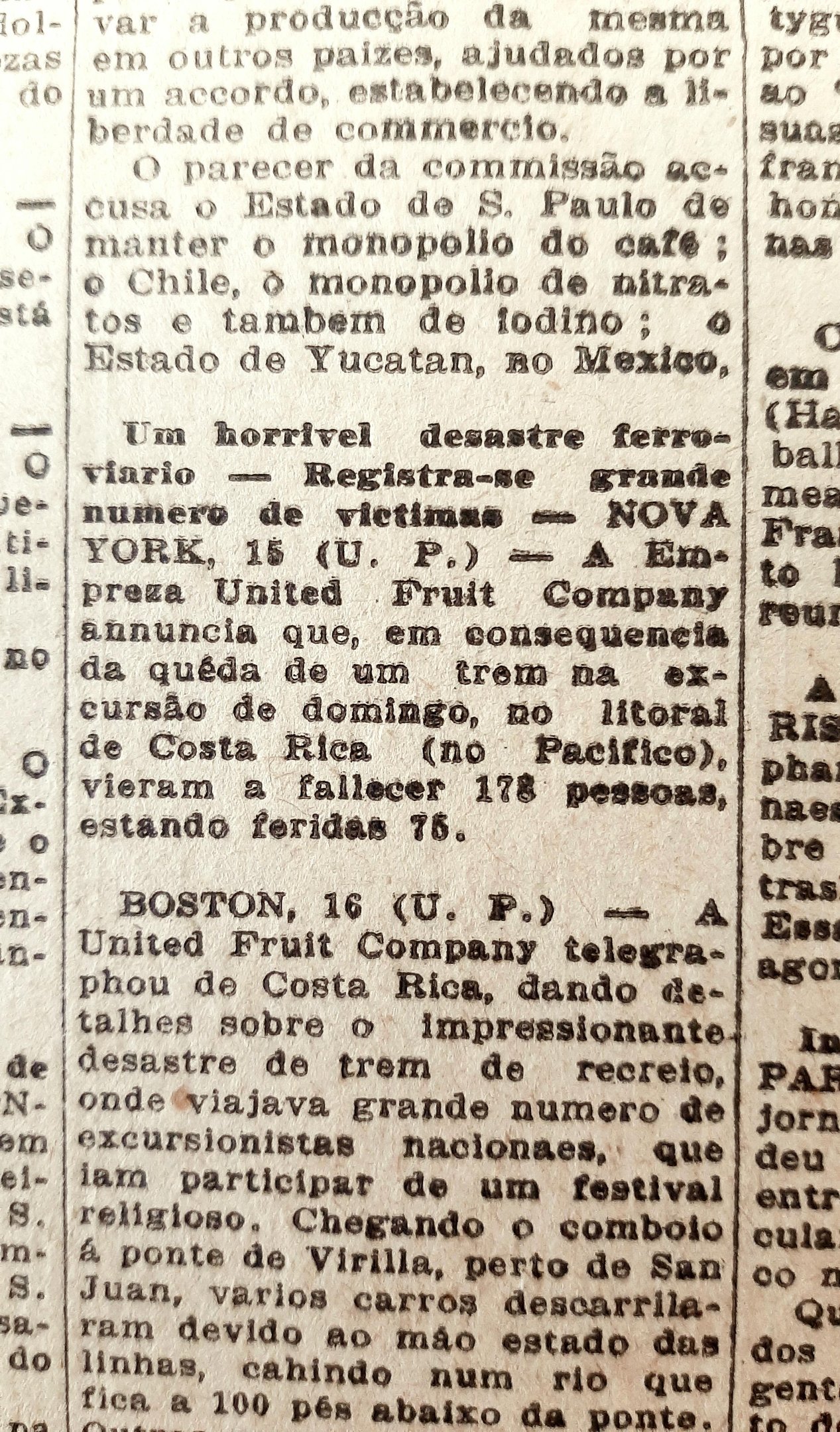 O descarrilamento ocorreu sobre uma ponte e um dos vag&otilde;es caiu de uma altura de quase 60 metros