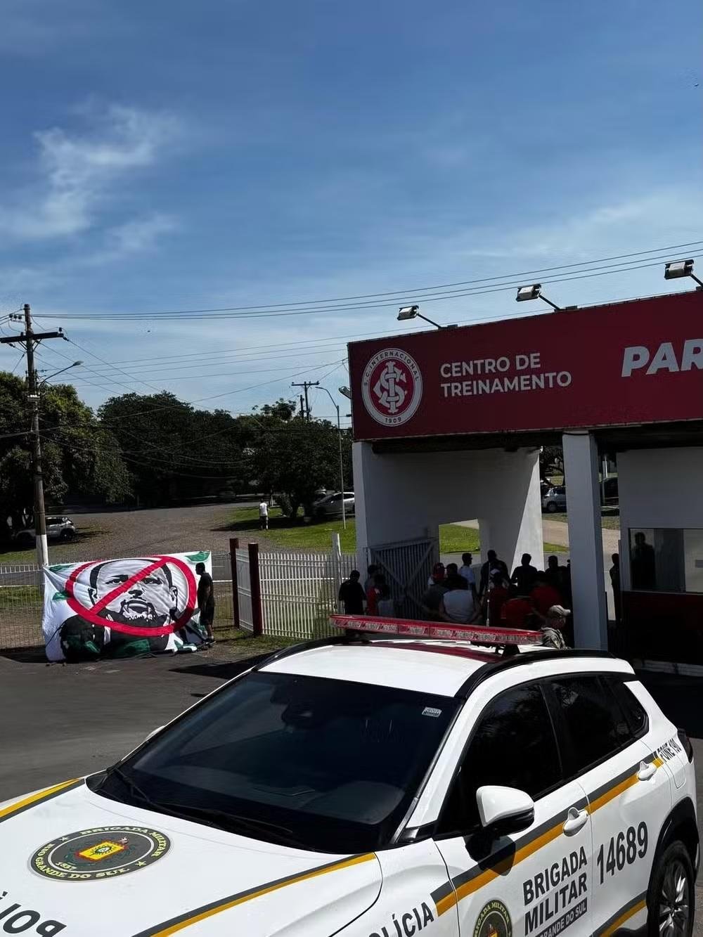 Protesto ocorreu na entrada do CT Parque Gigante