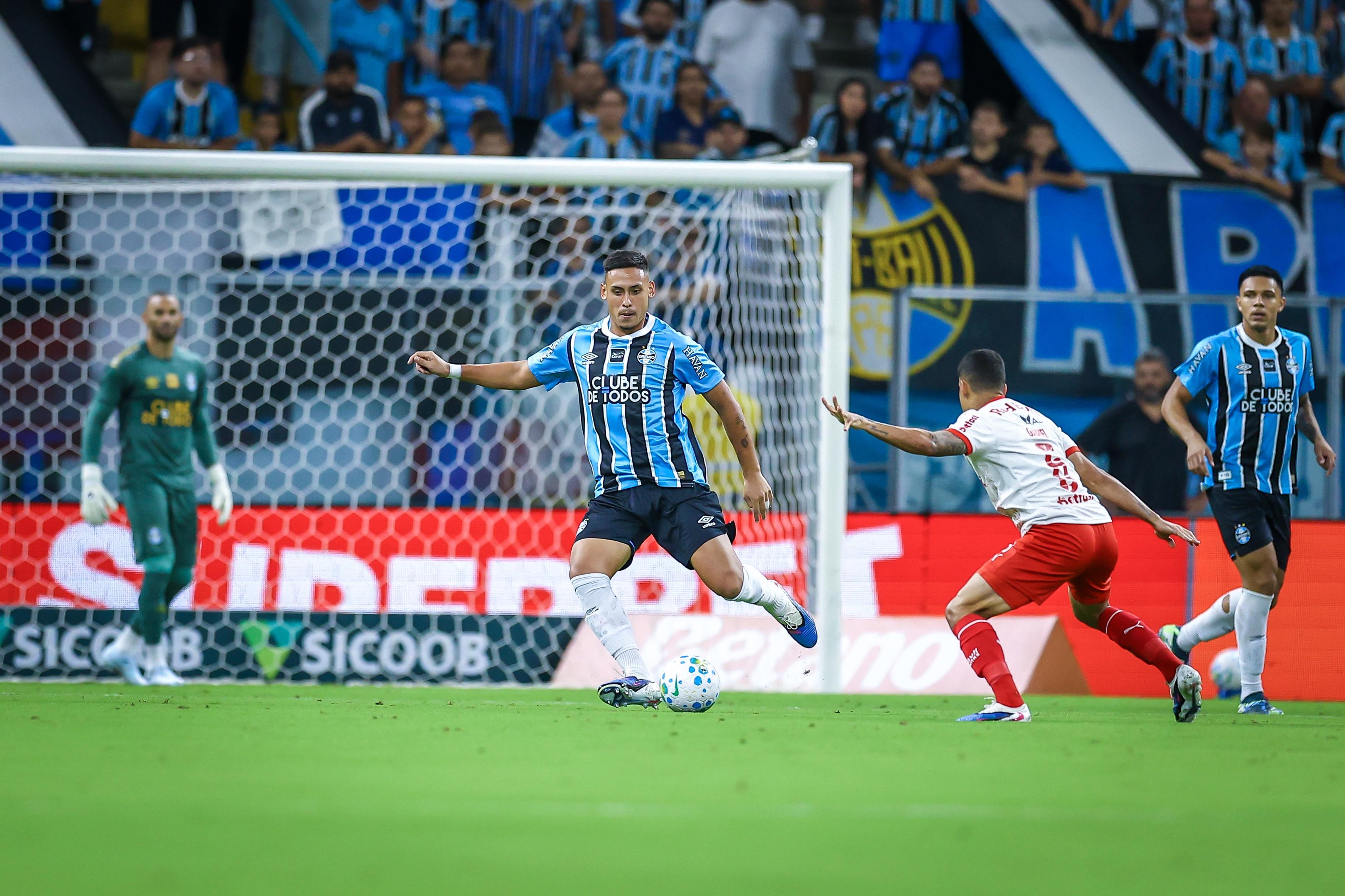 Noriega foi chamado por Mano Menezes para a sele&ccedil;&atilde;o peruana