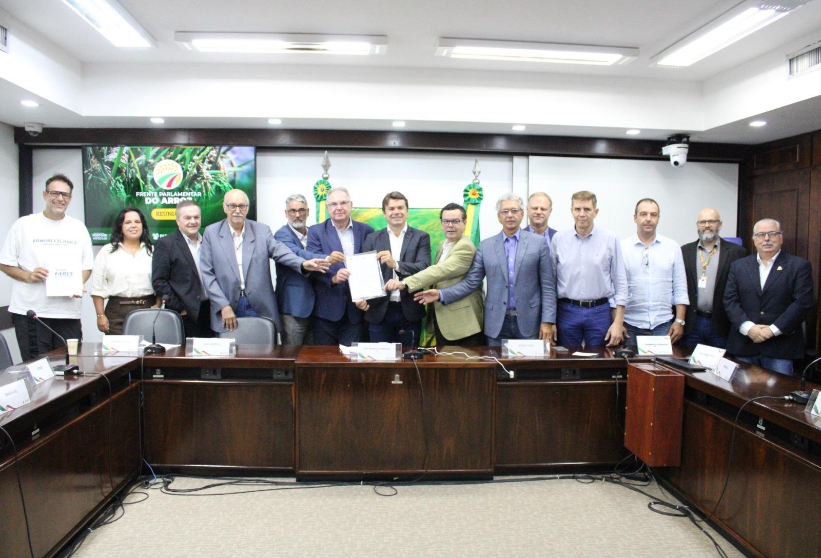 Participaram do encontro Federarroz, Irga, Sindarroz, Fearroz, Farsul, Fiergs e governo estadual, al&eacute;m de parlamentares ligados ao setor