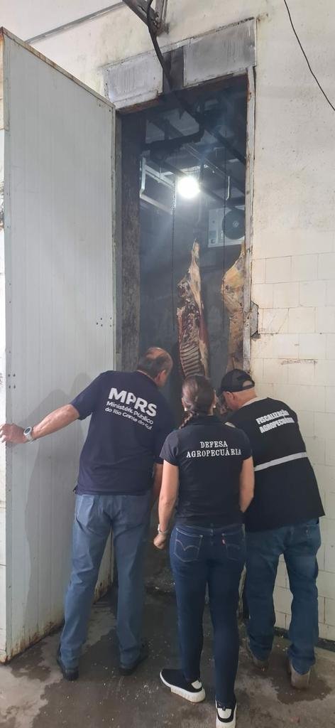 Agentes apreenderam 1,1 tonelada de carne sem inspe&ccedil;&atilde;o sanit&aacute;ria