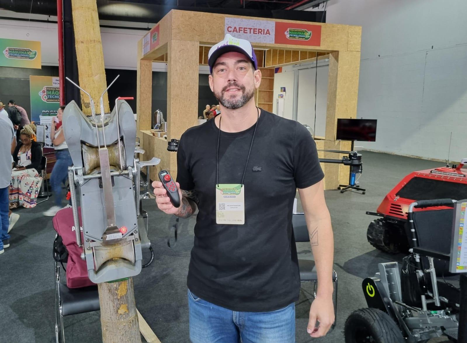 Nelson Franzone, da Kaatech, apresentou a m&aacute;quina A&ccedil;a&iacute; Bot, solu&ccedil;&atilde;o para a colheita automatizada e humanizada do a&ccedil;a&iacute;