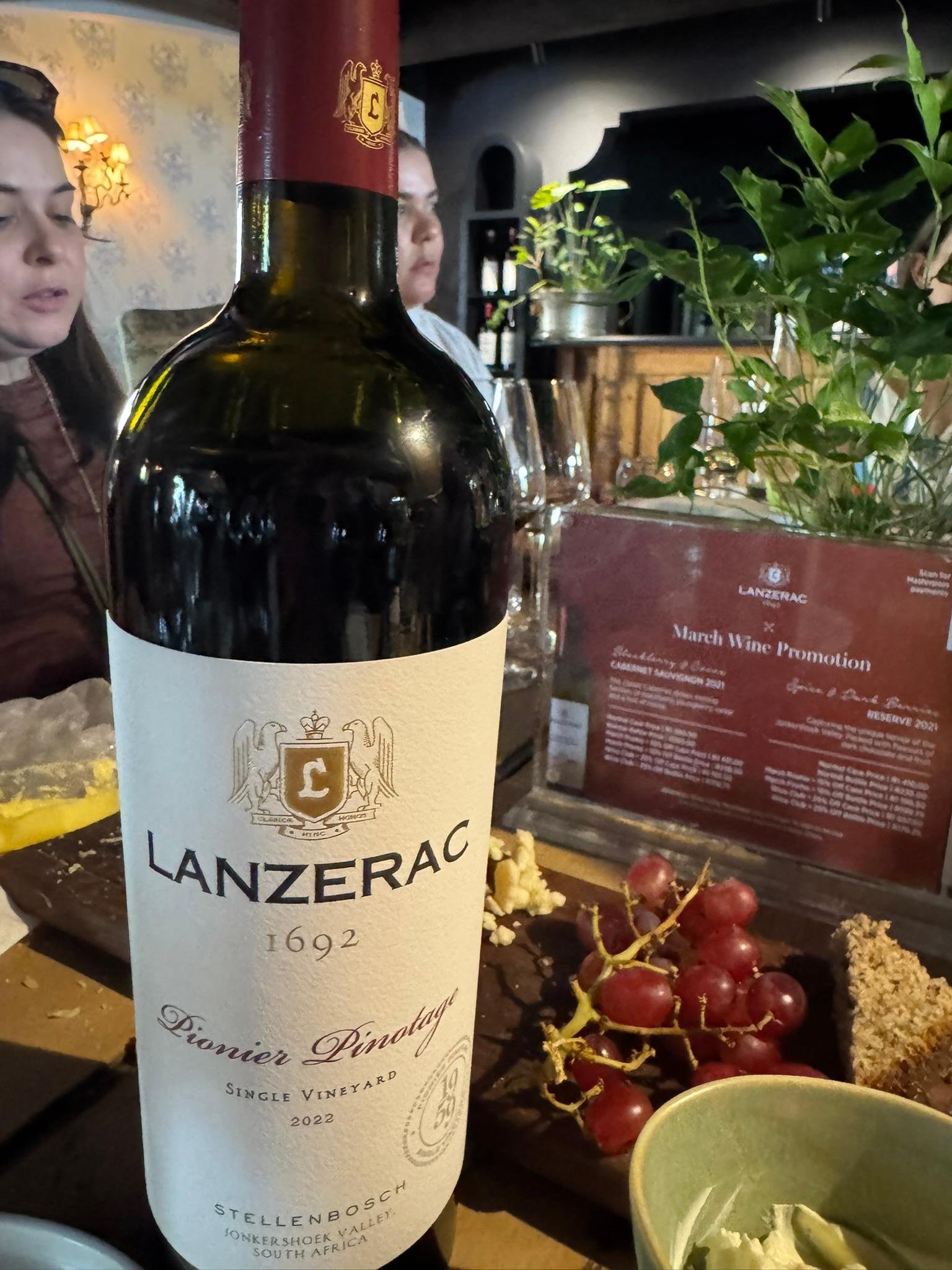 Produzido desde 1959, o Lanzerac Pionier Pinotage expressa a origem da uva s&iacute;mbolo da &Aacute;frica do Sul
