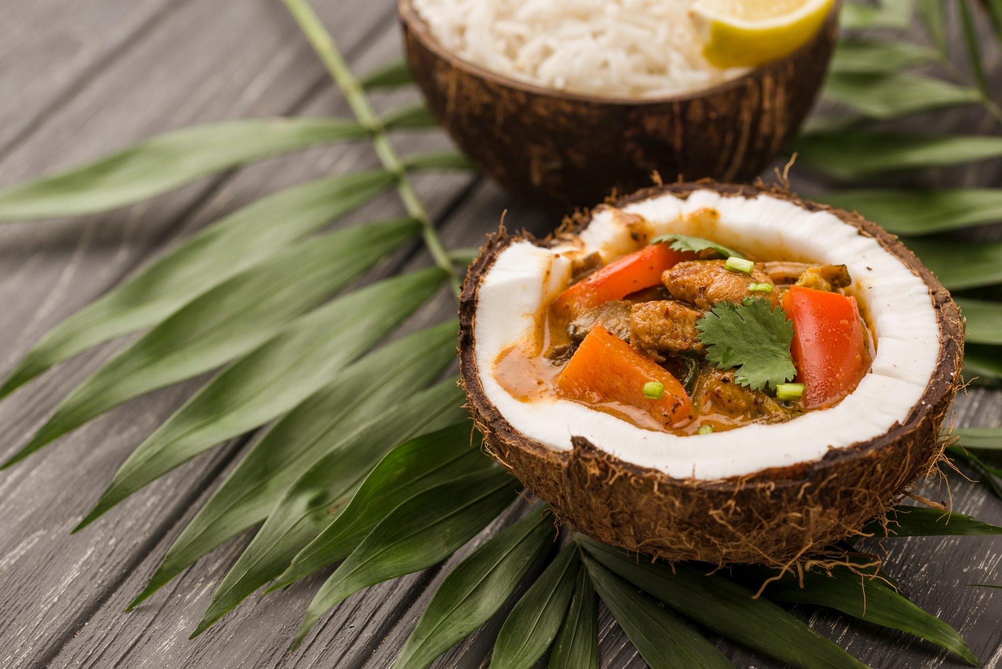 Receita de peixe com leite de coco combina ingredientes simples em preparo com inspira&ccedil;&atilde;o baiana
