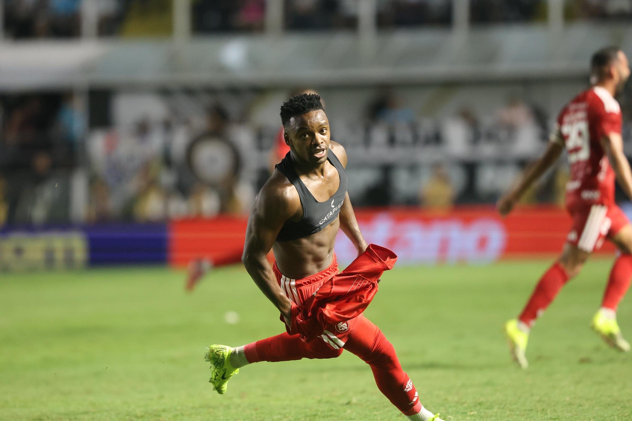 Carbonero entrou no final do jogo e marcou o gol da primeira vit&oacute;ria do Inter no Brasileir&atilde;o