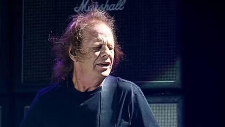 Stevie Young &eacute; guitarrista do AC/DC