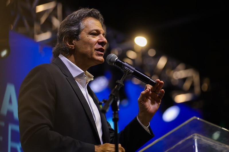 Candidato do PT ao governo de S&atilde;o Paulo apoia decis&atilde;o do ministro do STF