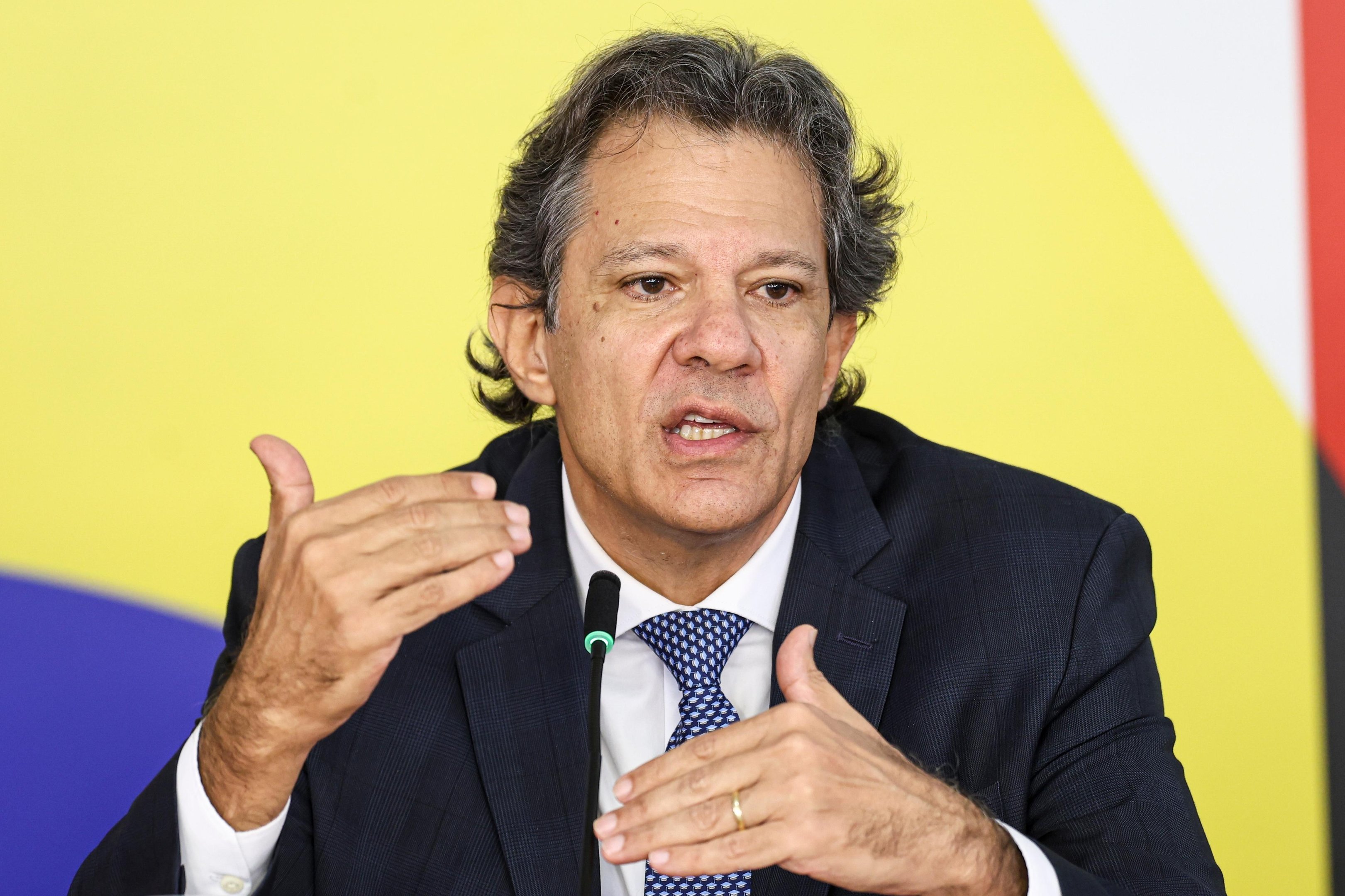 Para Haddad, a atual pol&iacute;tica de juros poder&aacute; voltar &agrave; normalidade com o avan&ccedil;o do ajuste fiscal