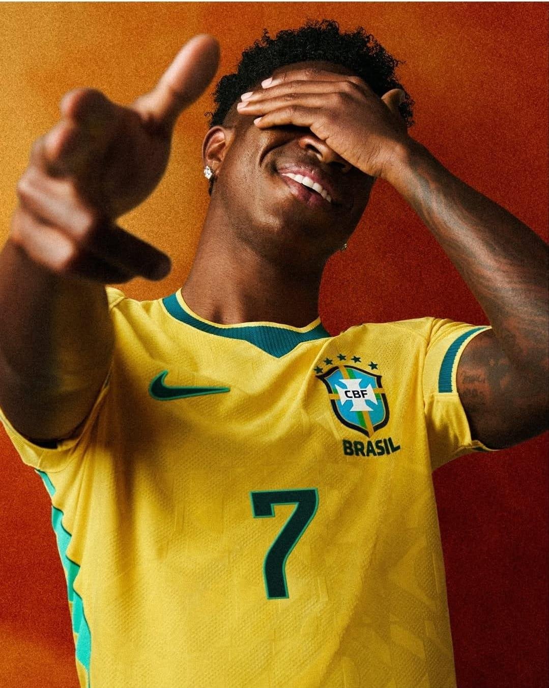 Puxada pelas camisas da sele&ccedil;&atilde;o, a categoria de camisas de futebol somou R$ 1,2 bilh&atilde;o em faturamento