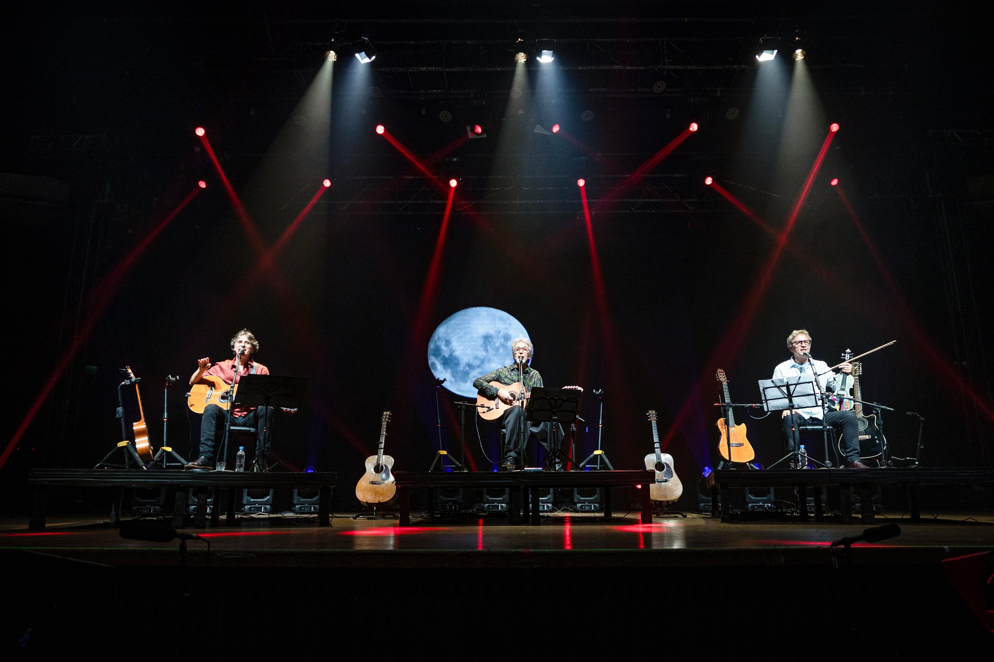 Kledir, Vitor e Kleiton no show do dia 21 de mar&ccedil;o de 2026 no Audit&oacute;rio Ara&uacute;jo Vianna em Porto Alegre