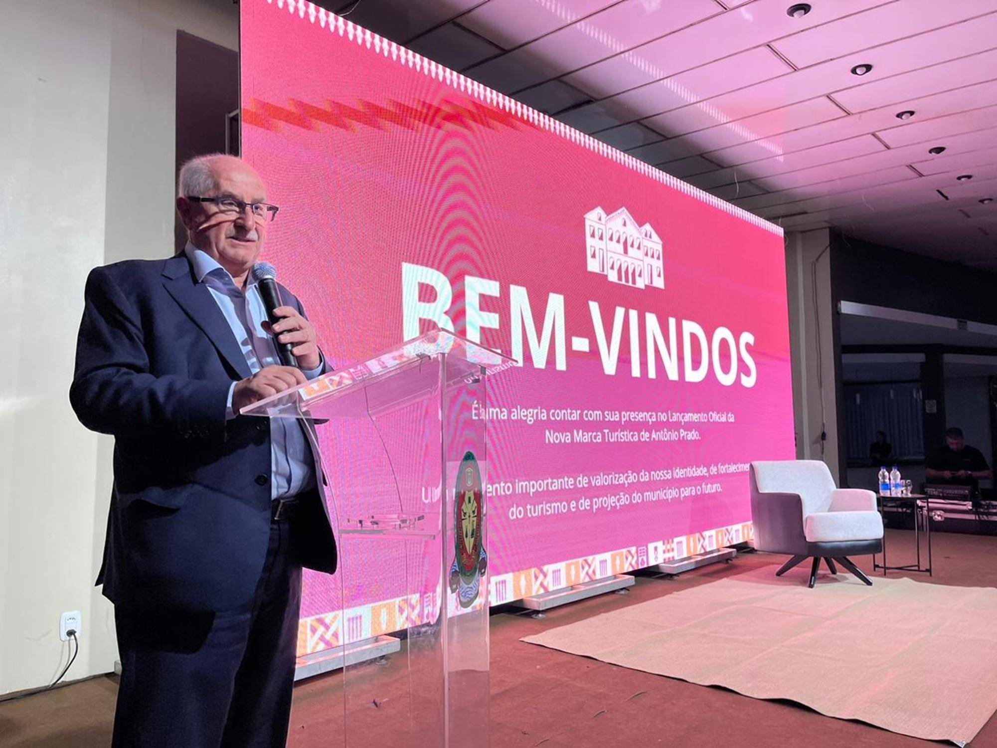 O conjunto de elementos gr&aacute;ficos da marca representa o senso de coletividade e pertencimento