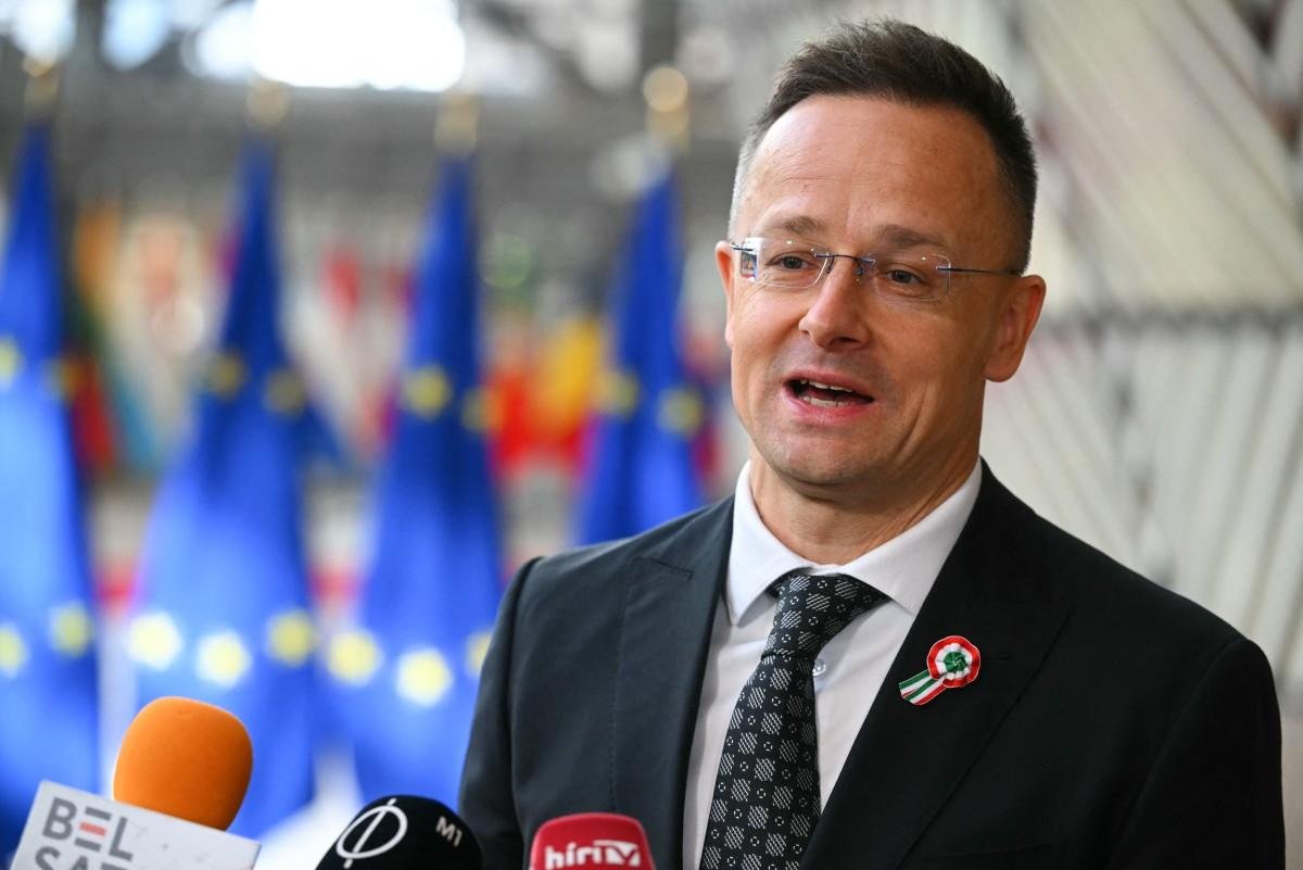 Peter Szijjarto &eacute; acusado de dar informa&ccedil;&otilde;es para Serguei Lavrov