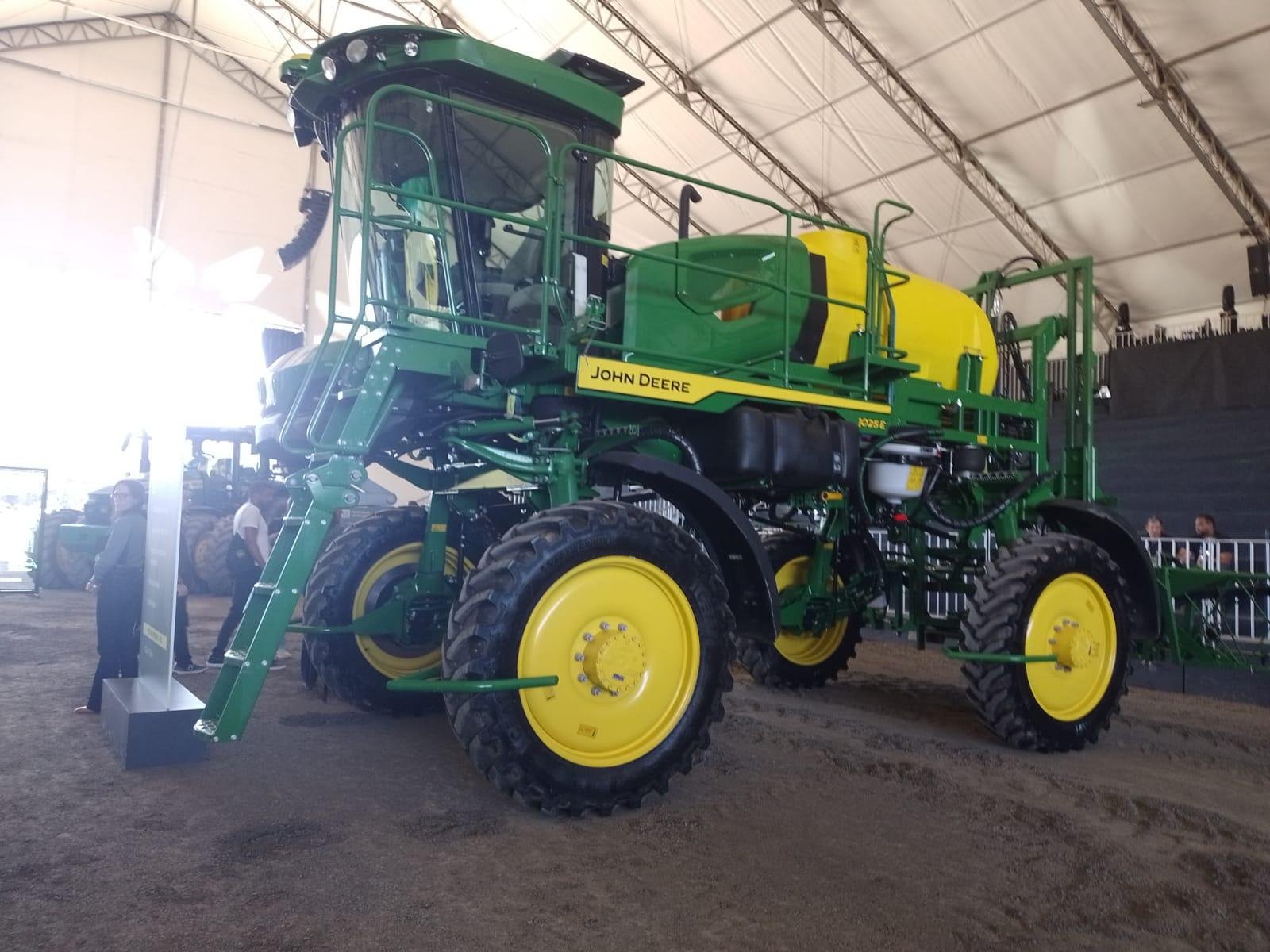 Pulverizador modelo 1025E, que ser&aacute; fabricado na nova f&aacute;brica da empresa, em Canoas